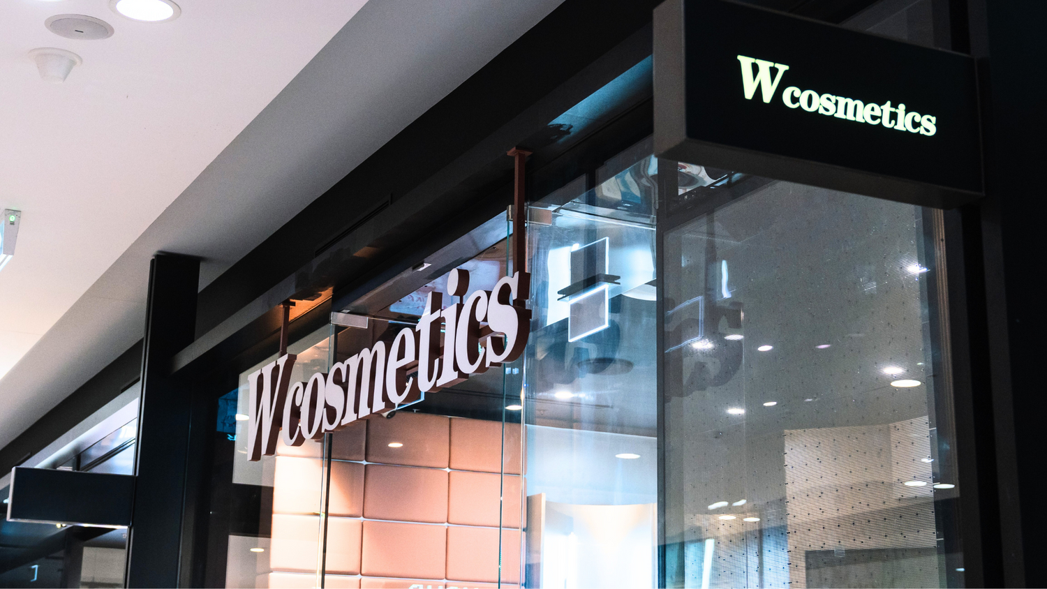 ✨ We're continuing to grow! W cosmetics is Now Open at Robina Town Centre! 💄