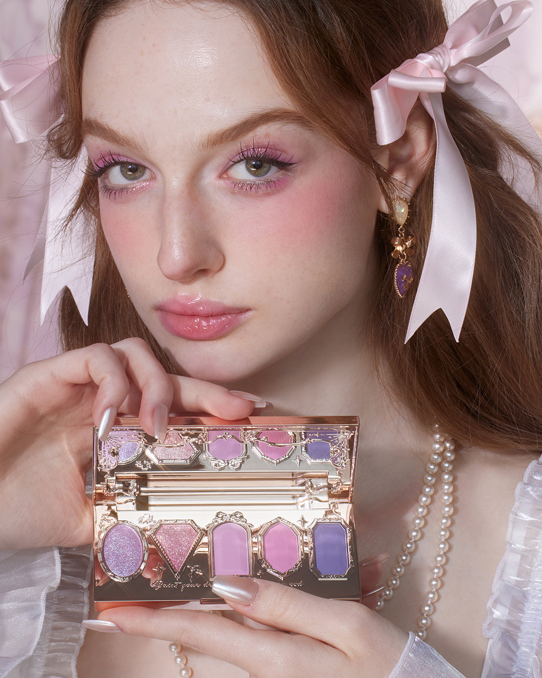 Flower Knows Strawberry Rococo Series Five-Color Eyeshadow Palette